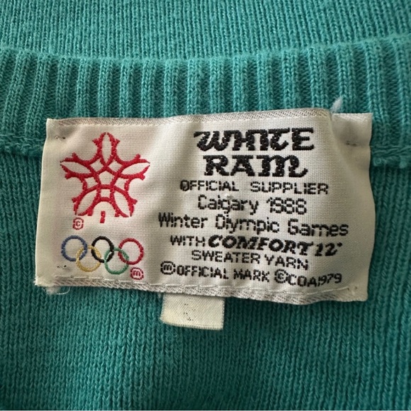 Official Vintage 1988 WINTER OLYMPICS
Embroidered Pullover Sweater by WHITE
RAM - Picture 8 of 8